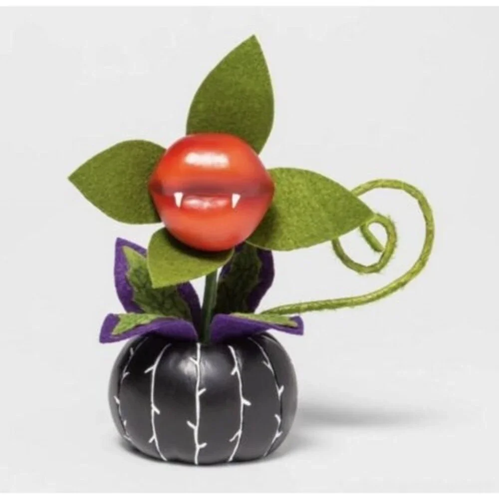 Hyde & Eek Ghoulish Garden Creepy Kiss Of Death Faux Succulent  Vampire